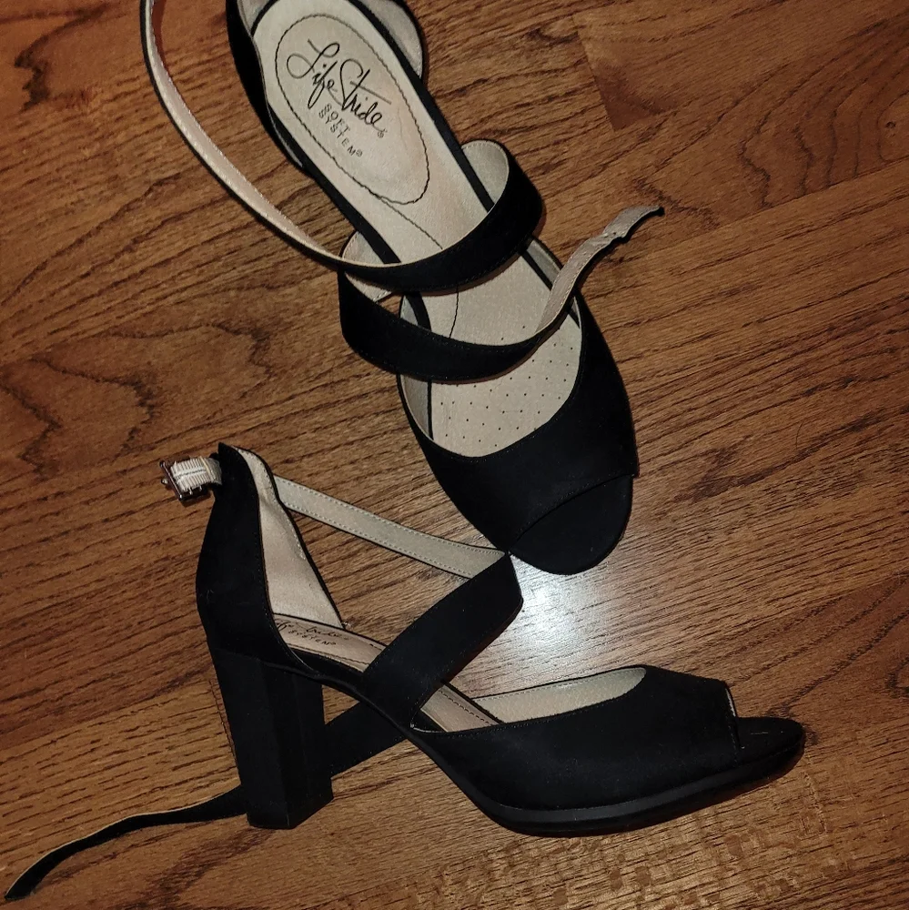 High Heels - Picture 3 of 3